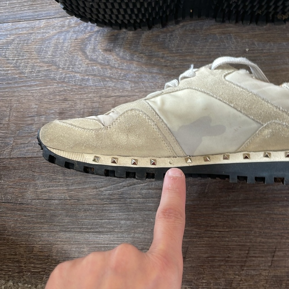 Valentino garavani flycrew rockstud leather accent trainer sneakers - Picture 7 of 12